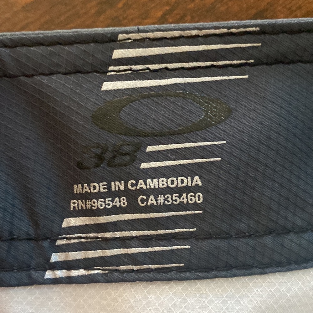 Oakley mens swim shorts. Size 38. Great condition - Picture 5 of 5